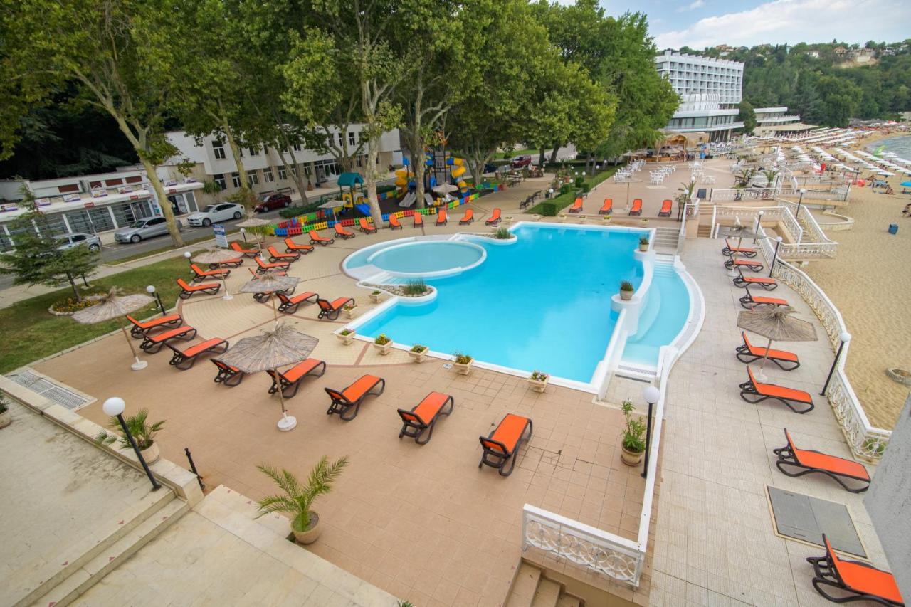 Marina Hotel, Sunny Day 瓦爾納 外观 照片